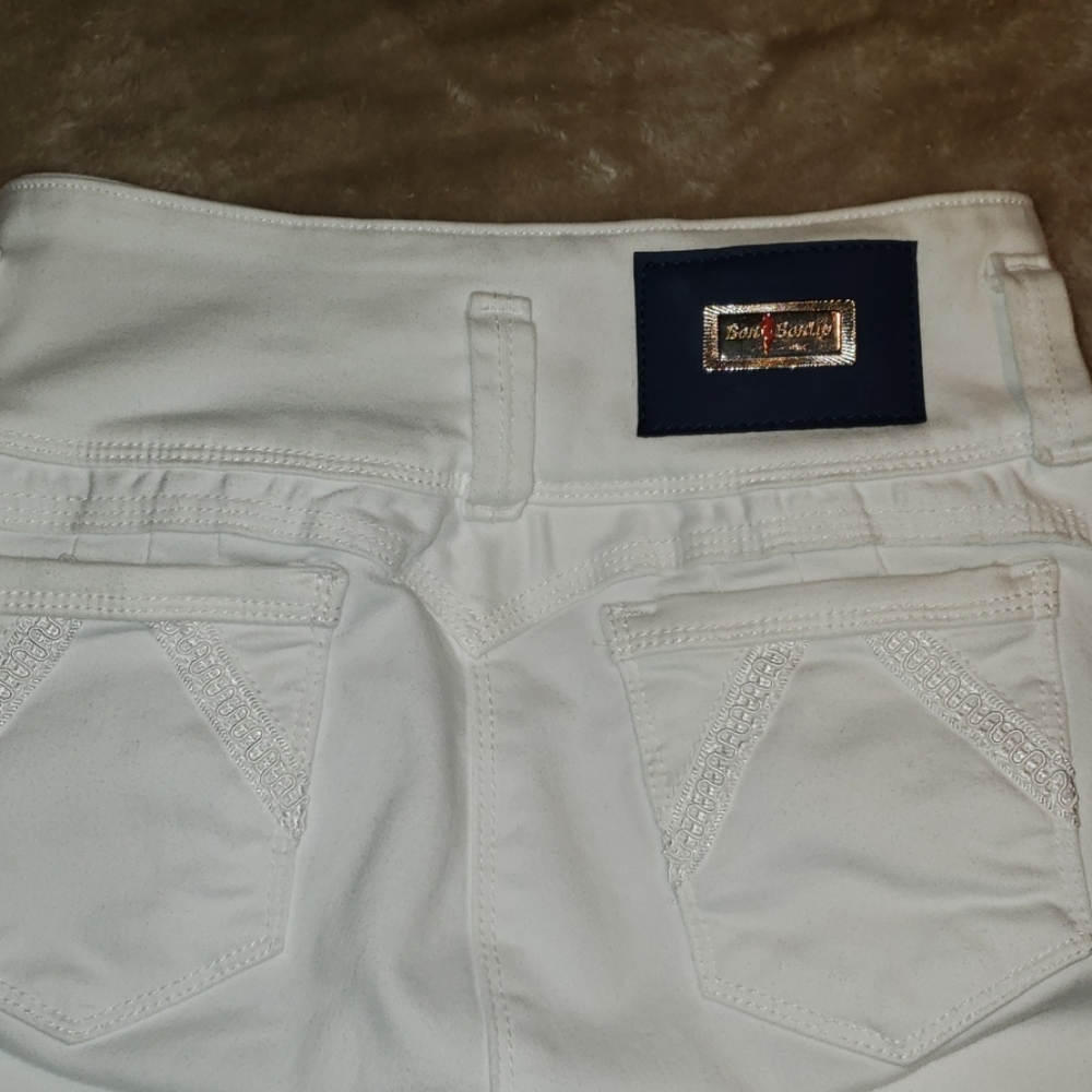 Too tight - Picture 3 of 3